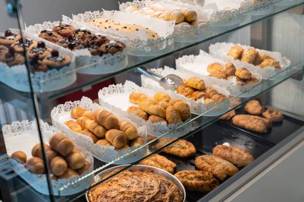 Kiflice sa sirom, šunkom, kačkavaljem, goveđom pršutom, kulenom, čvarcima, prazne…